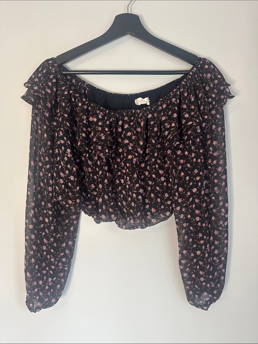 Altar’d State Black & Pink Floral Boho Festival Cropped Off Shoulder Top, Medium